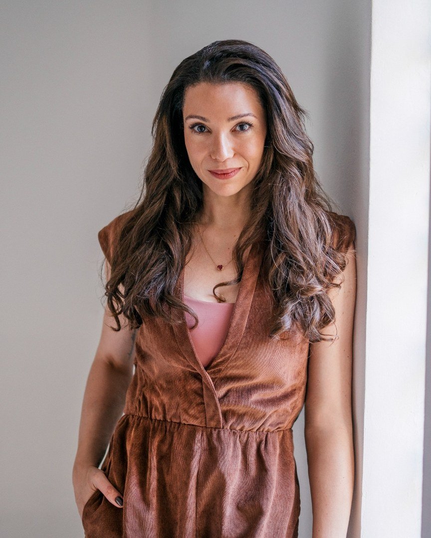 Erica Stols, apresentadora do Versão Estendida